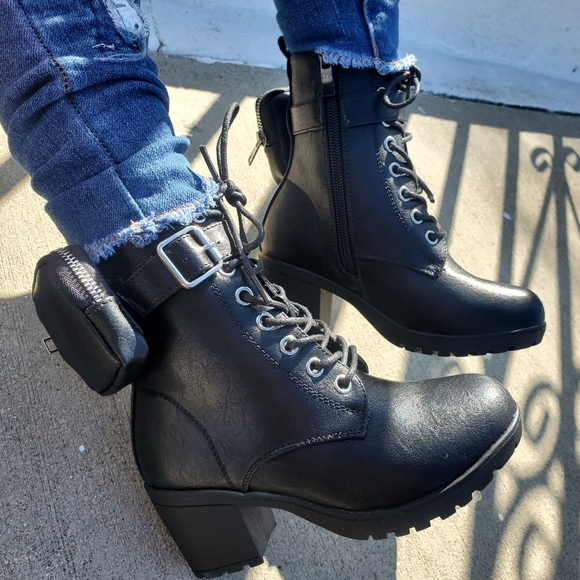 Kids Girls Lace Up Lug Chunky Heel Ankle Boots - Picture 2 of 3